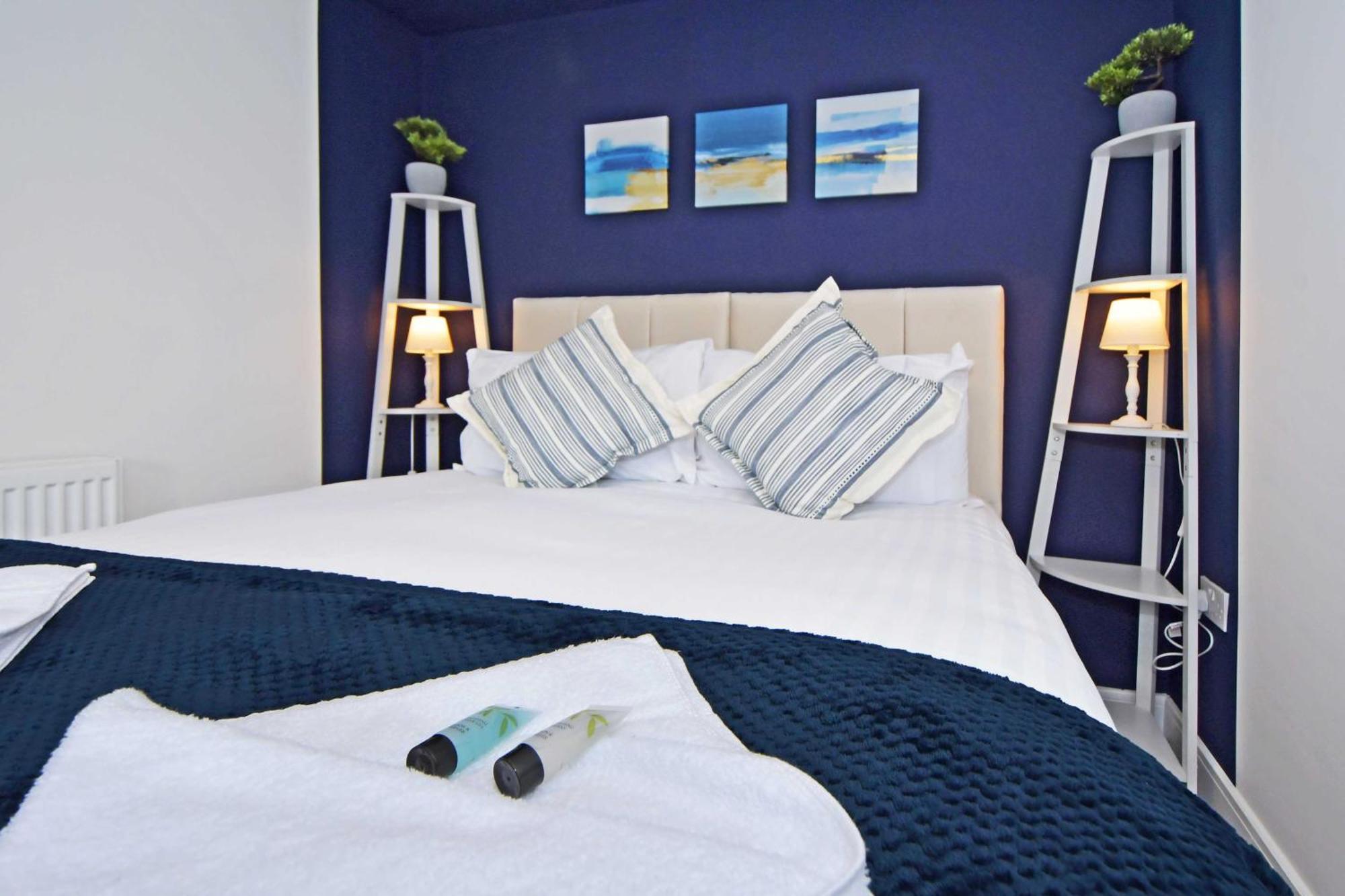 Sapphire Apartments By Yourstays - Luxury 2 Bedroom Apartments In Crewe Eksteriør billede