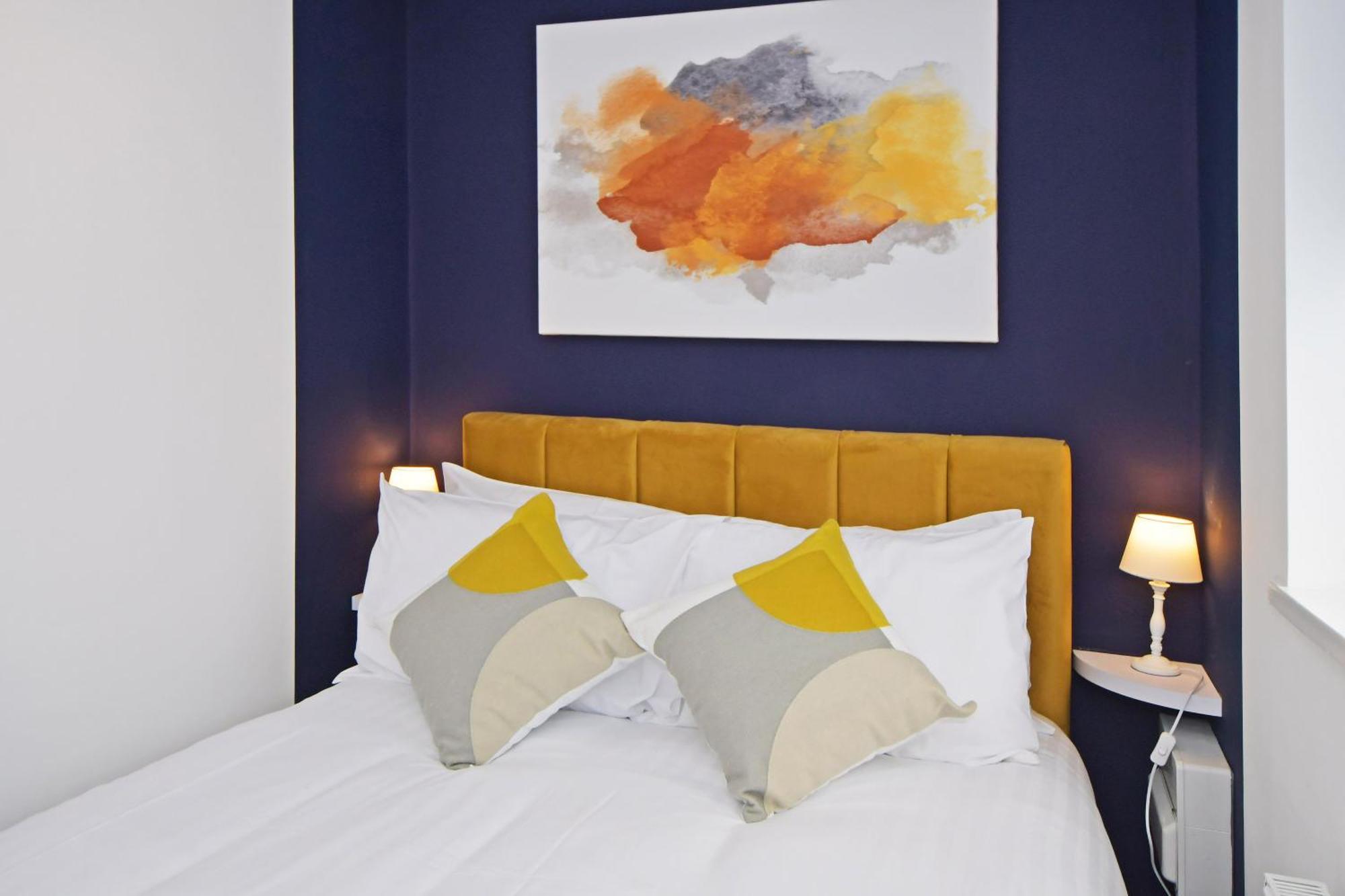 Sapphire Apartments By Yourstays - Luxury 2 Bedroom Apartments In Crewe Eksteriør billede