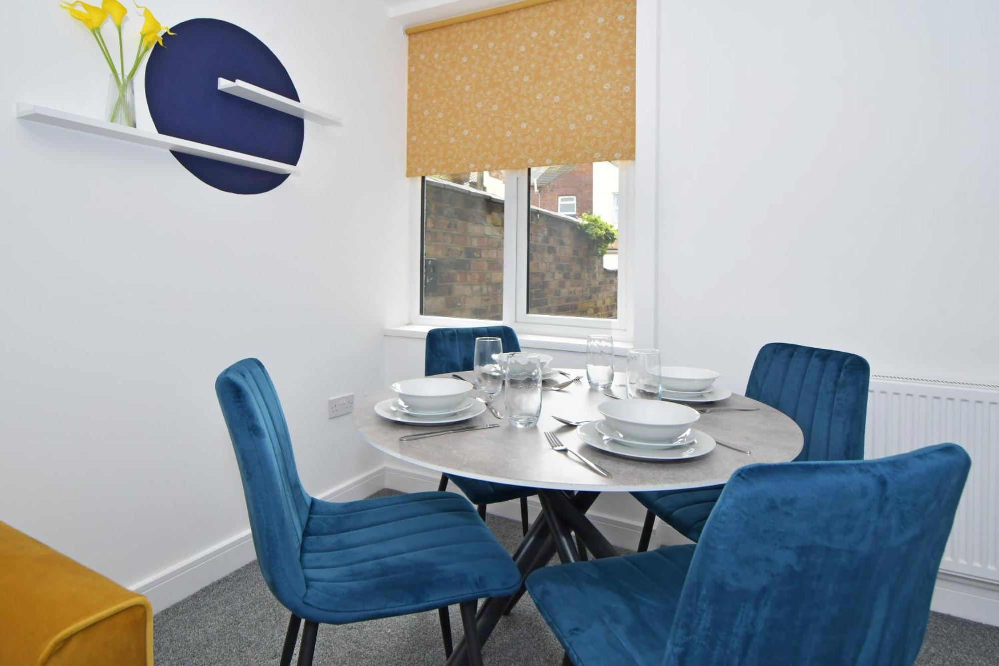 Sapphire Apartments By Yourstays - Luxury 2 Bedroom Apartments In Crewe Eksteriør billede