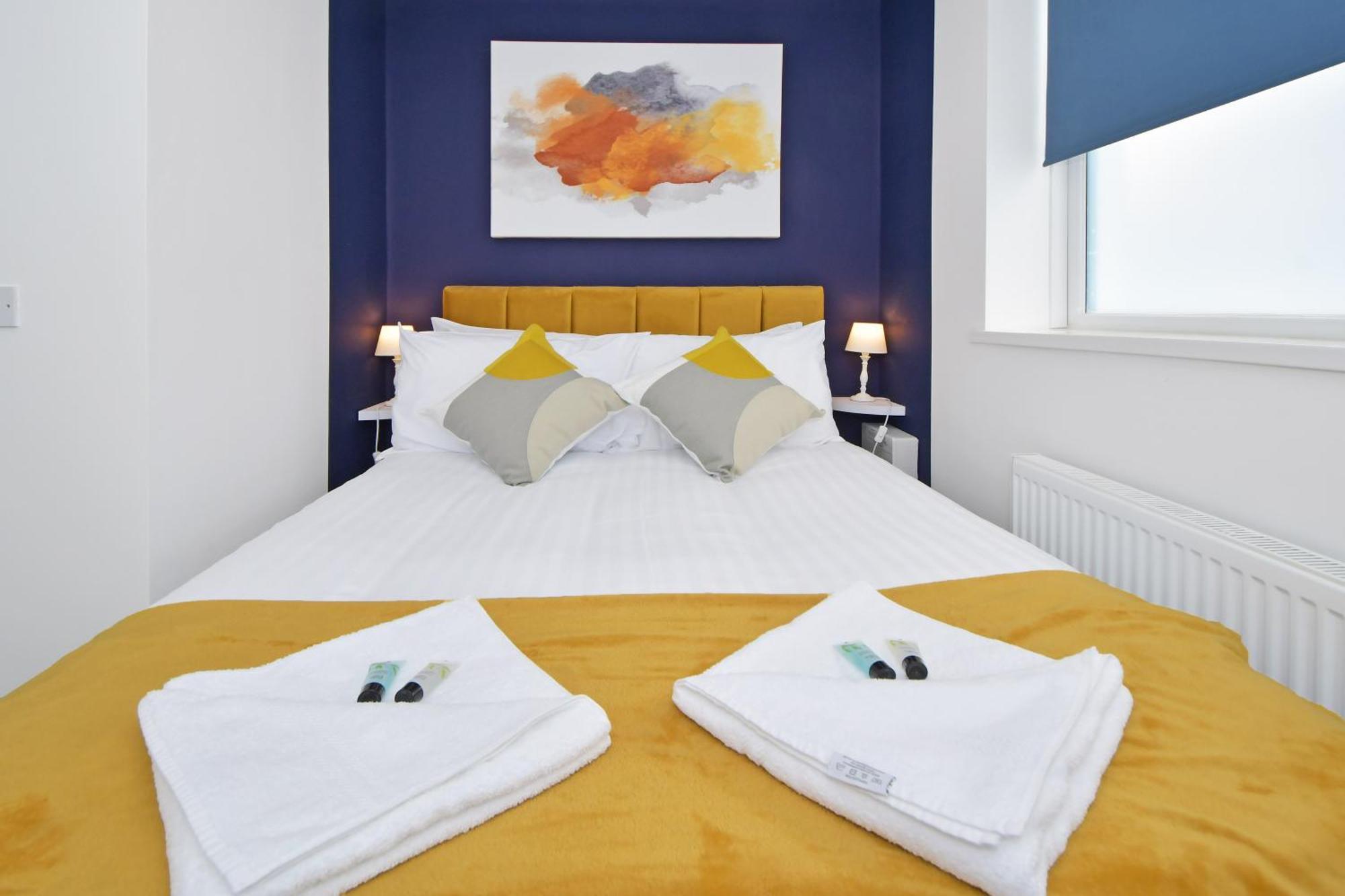 Sapphire Apartments By Yourstays - Luxury 2 Bedroom Apartments In Crewe Eksteriør billede