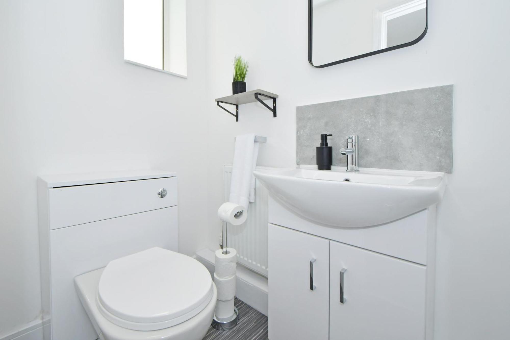 Sapphire Apartments By Yourstays - Luxury 2 Bedroom Apartments In Crewe Eksteriør billede