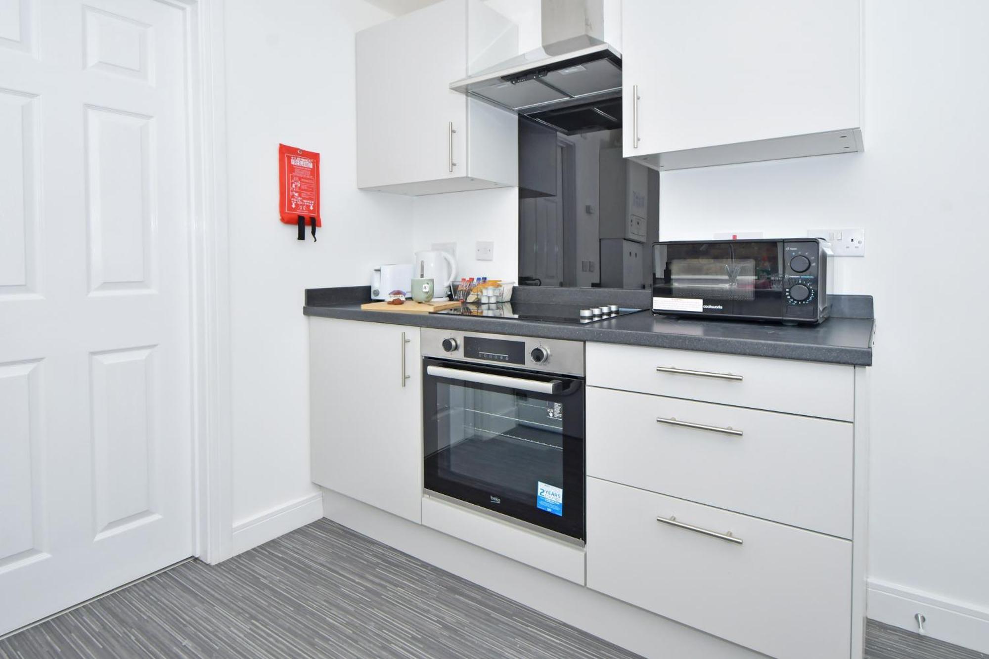 Sapphire Apartments By Yourstays - Luxury 2 Bedroom Apartments In Crewe Eksteriør billede