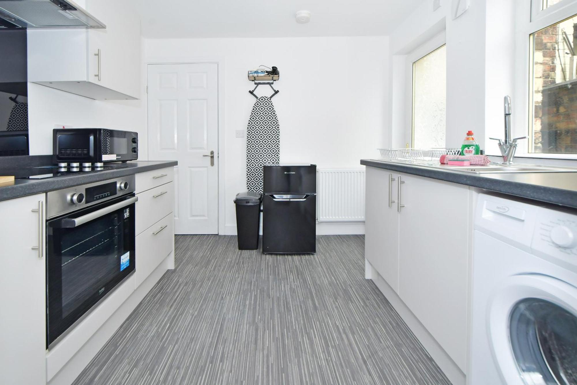 Sapphire Apartments By Yourstays - Luxury 2 Bedroom Apartments In Crewe Eksteriør billede