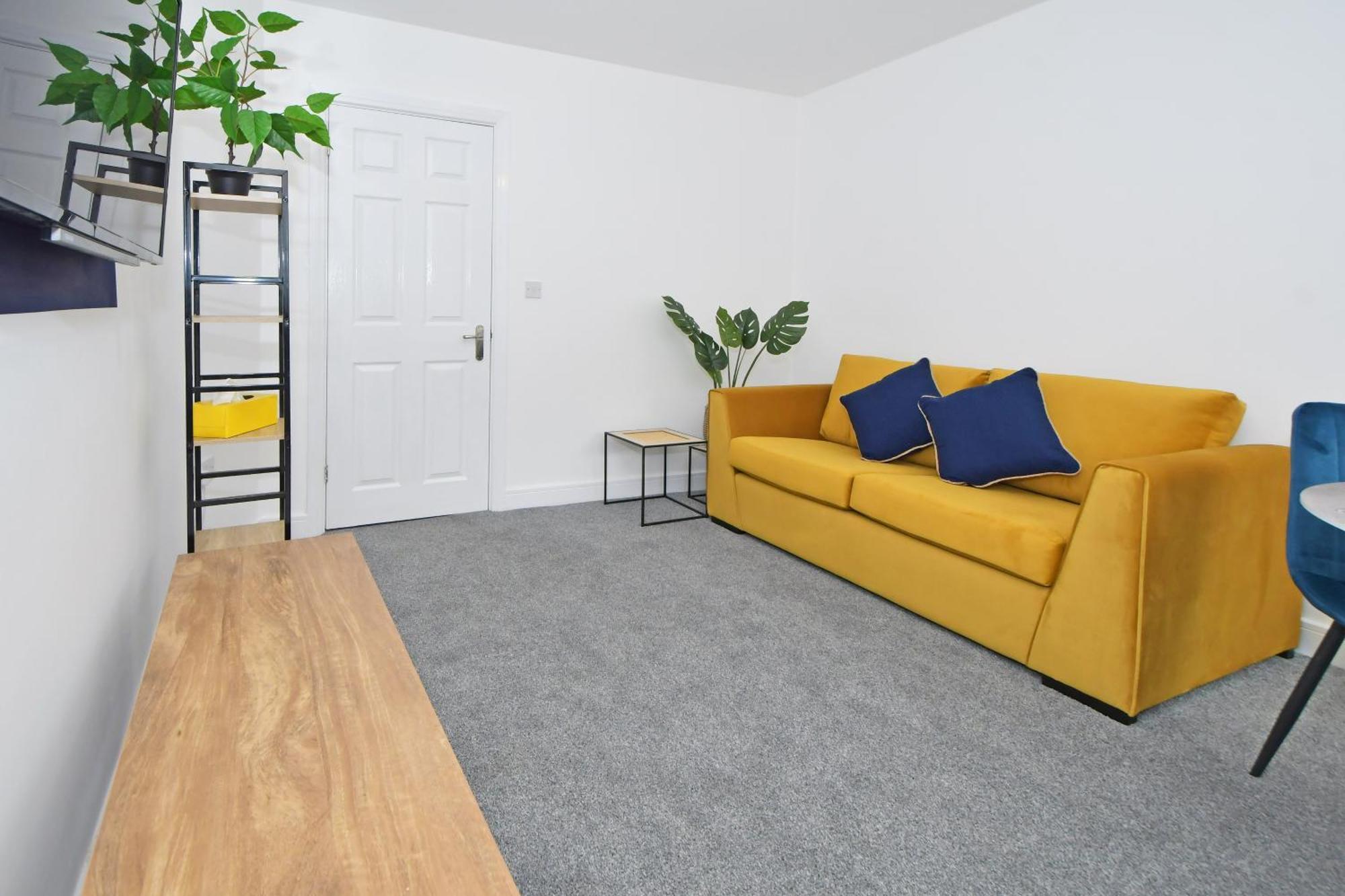 Sapphire Apartments By Yourstays - Luxury 2 Bedroom Apartments In Crewe Eksteriør billede