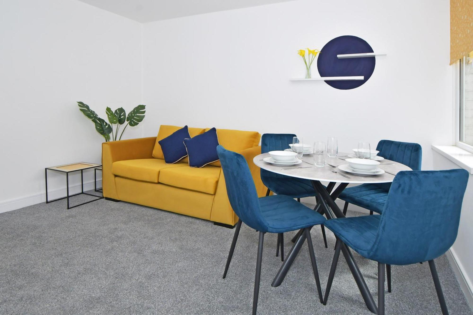 Sapphire Apartments By Yourstays - Luxury 2 Bedroom Apartments In Crewe Eksteriør billede